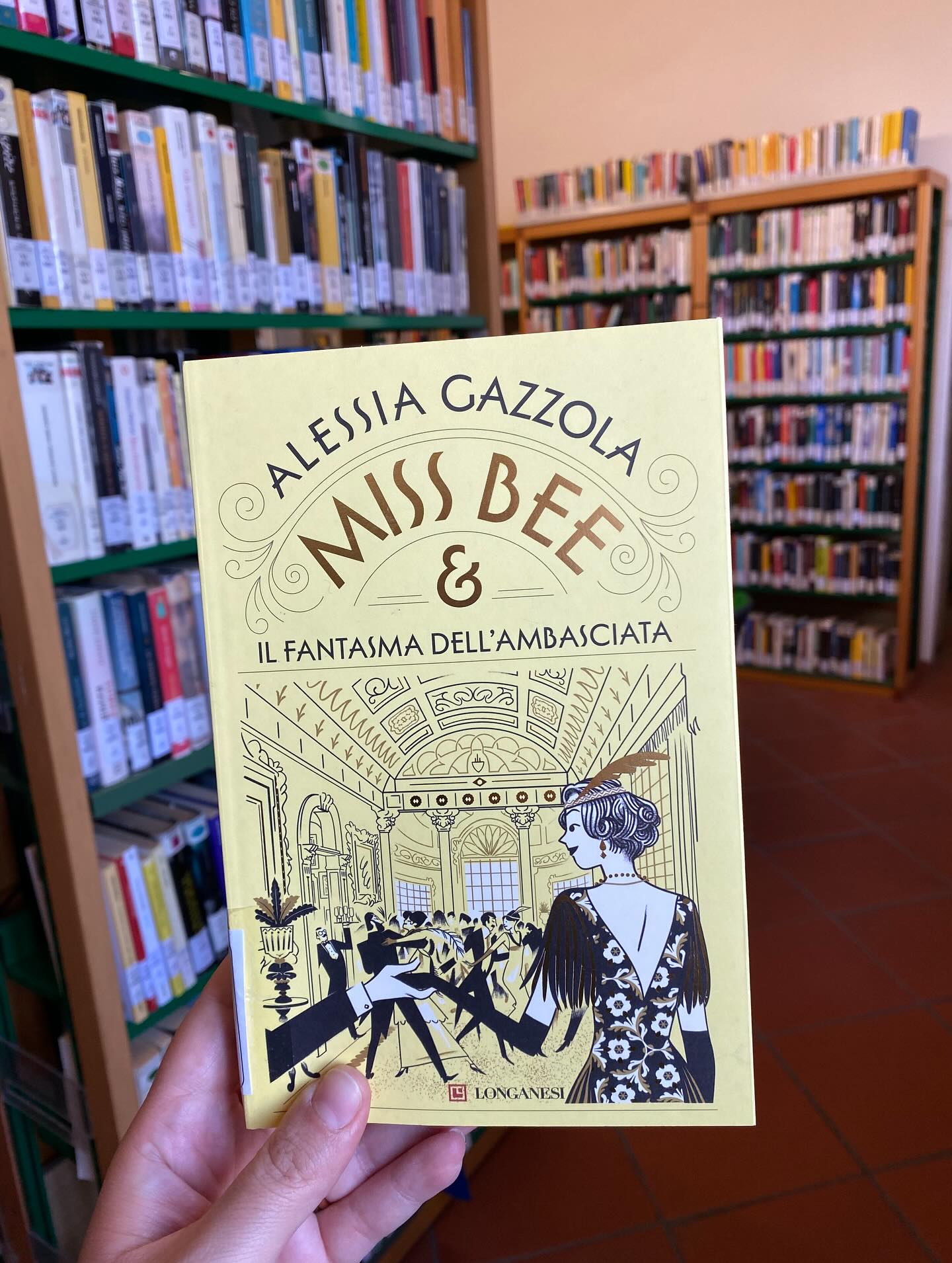 “Miss Bee e il fantasma dell’ambasciata” Alessia Gazzola